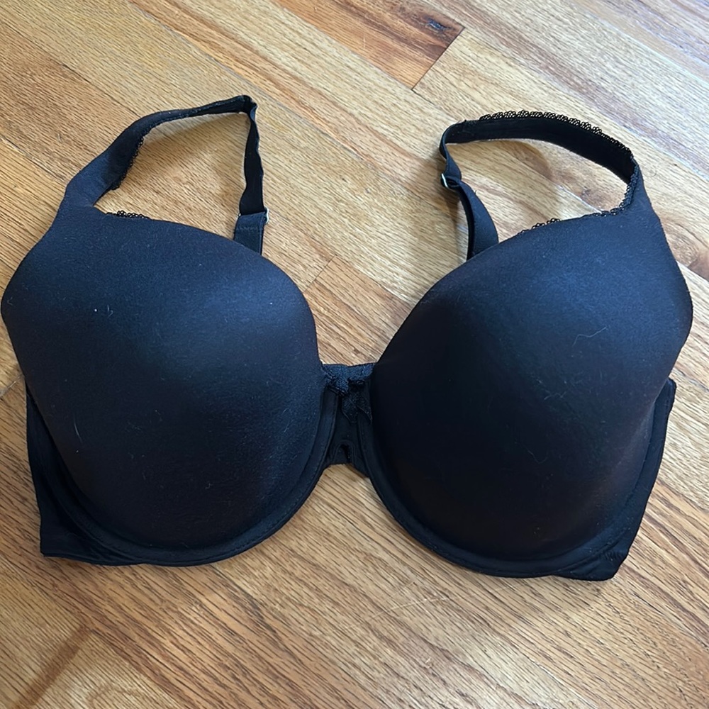 Black padded bra